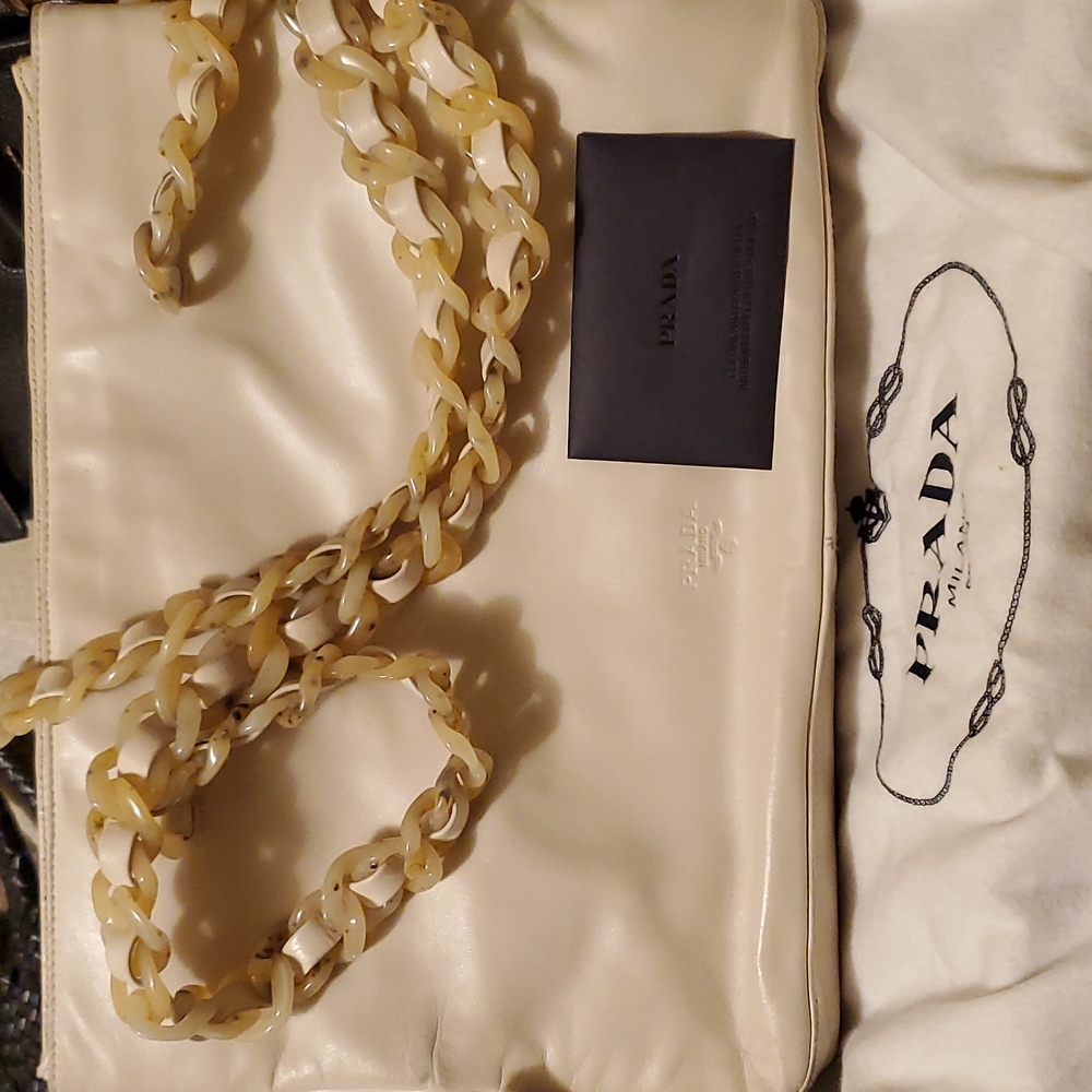 💯 Authentic Prada Handbag 🍀